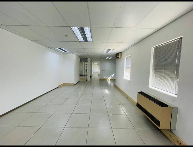 434M² OFFICE TO LET IN FOURWAYS